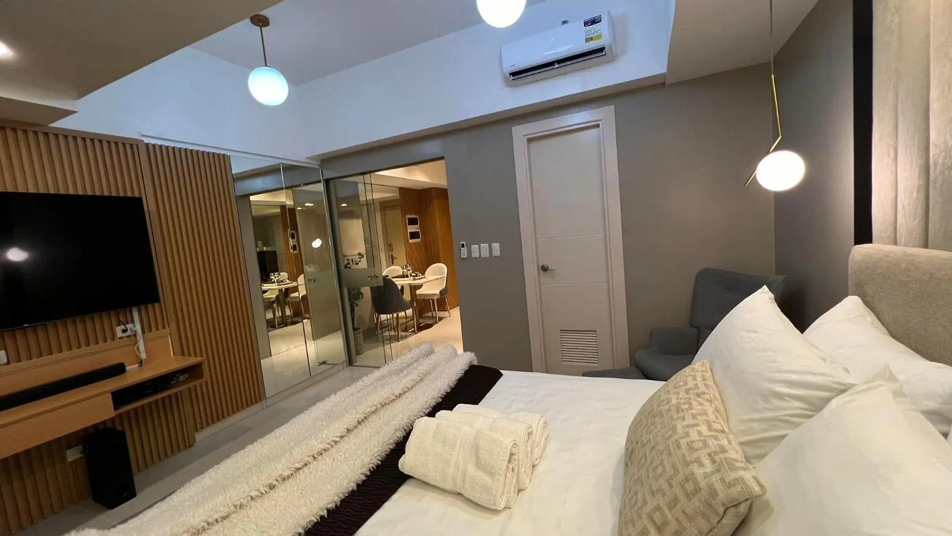 Hotel Vibe Condo At Uptown Parksuites Bgc Taguig 0*,  Philippines
